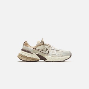 Light Brown Women Kith Nike WMNS V2K Run Sneakers | 8521-JTLCD