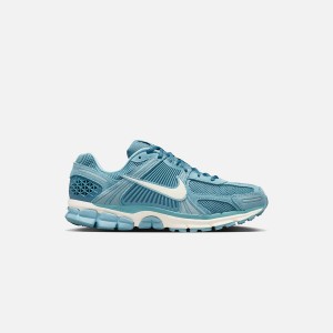 Light Grey Men Kith Nike Zoom Vomero 5 Sneakers | 8032-NDRKF