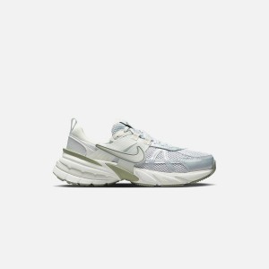 Light Silver / White Women Kith Nike WMNS V2K Run Sneakers | 3528-KZPJB