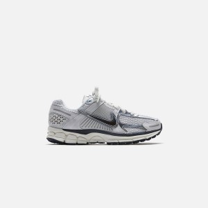 Silver / Black Women Kith Nike WMNS Zoom Vomero 5 Sneakers | 3654-ZVWQS