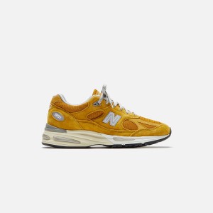 Yellow Men Kith New Balance Made in UK 991v2 Sneakers | 9745-XVBQO