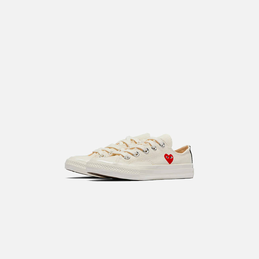 Beige Kids' Kith Comme Des Garçons Play x Converse Chuck 70 Low Top Sneakers | 7019-SFKJQ