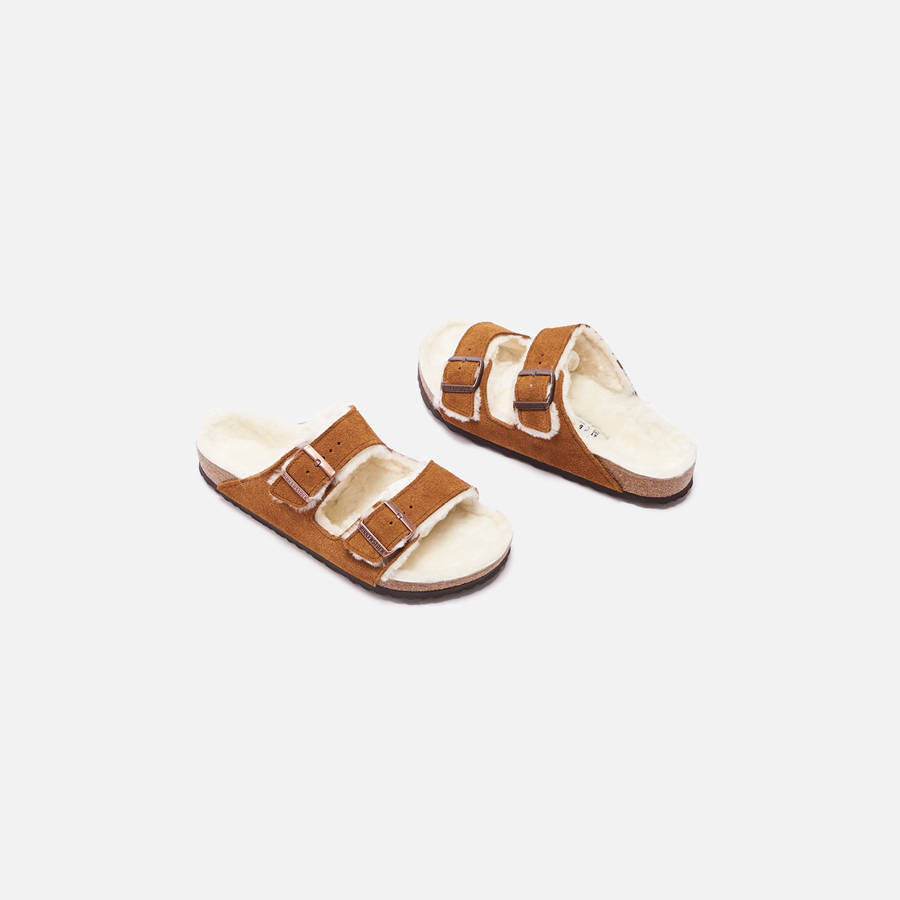 Beige Men Kith Birkenstock Arizona Shearling Sandals | 2618-QWBIE