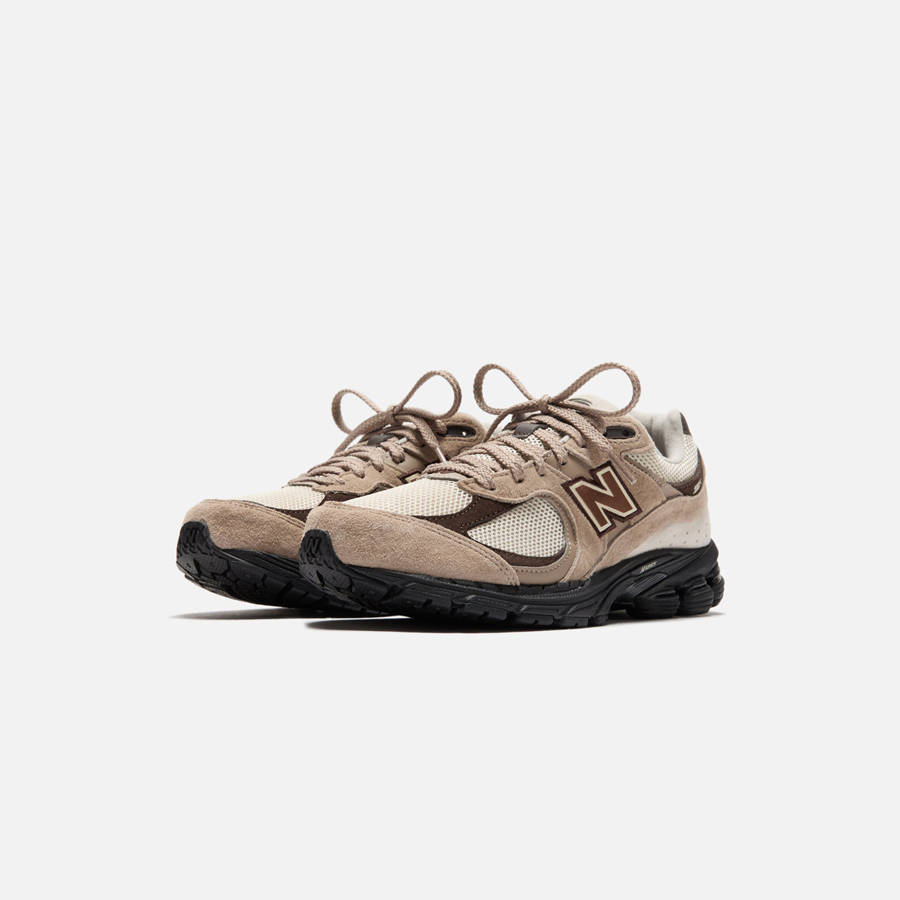 Beige Men Kith New Balance 2002R Sneakers | 4317-CJNZK
