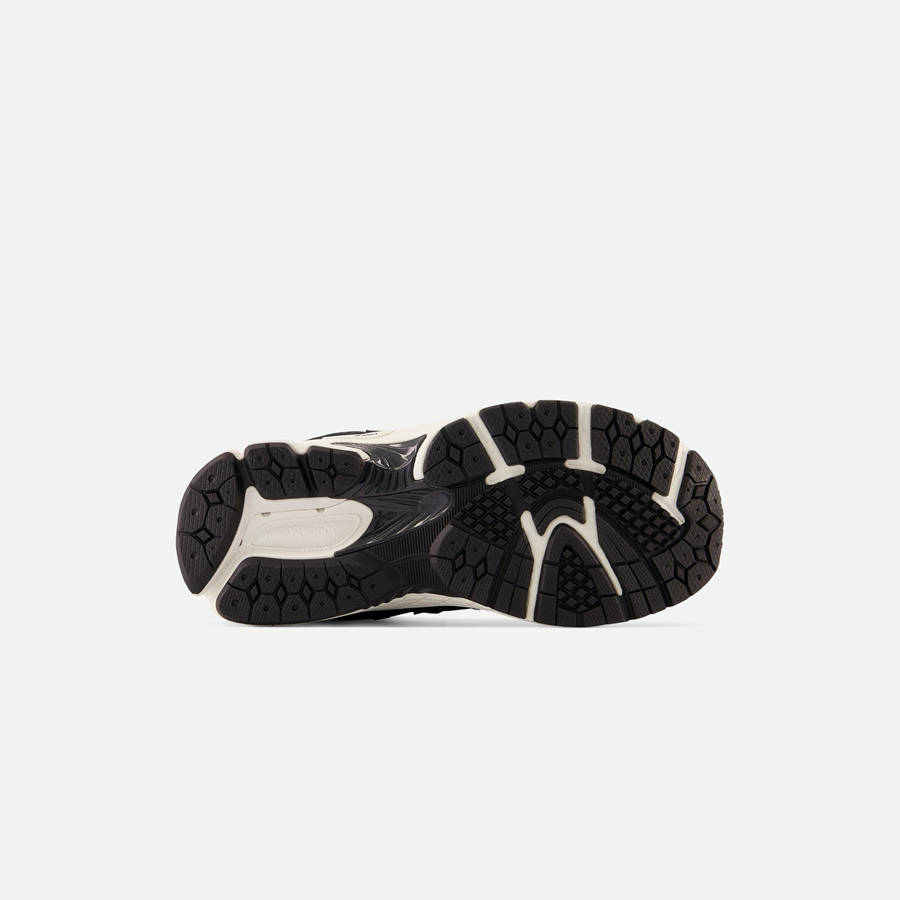 Black Kids' Kith New Balance PS 2002R Sneakers | 4713-SMPQX