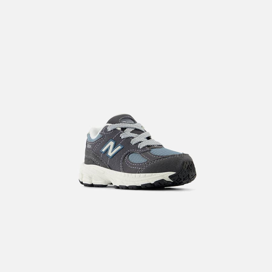 Black Kids' Kith New Balance TD 2002R Sneakers | 4582-ESAKU