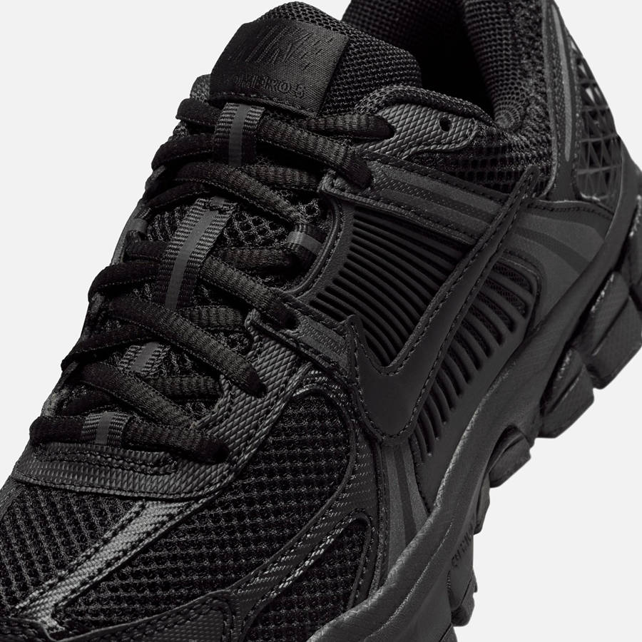 Black Kids' Kith Nike GS Zoom Vomero 5 Sneakers | 0547-IZBWV