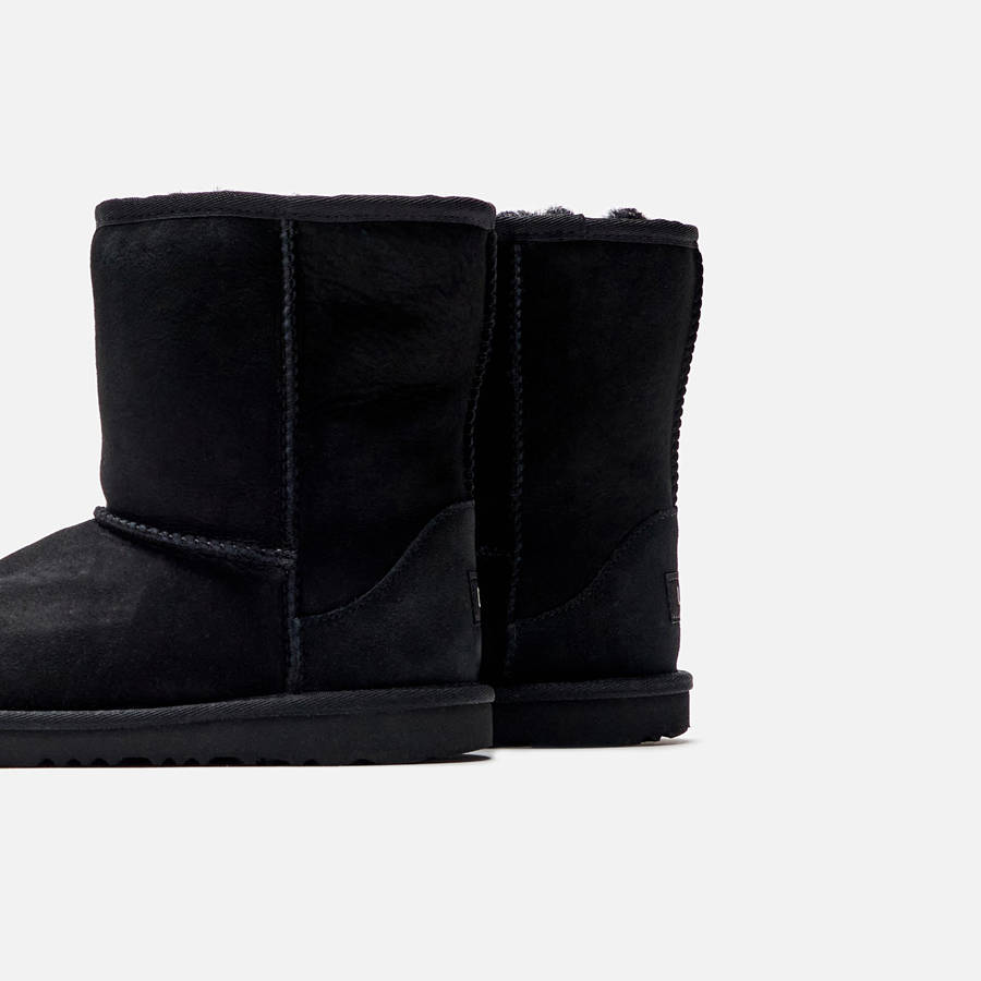 Black Kids' Kith UGG Classic II Boots | 3451-UNMYH