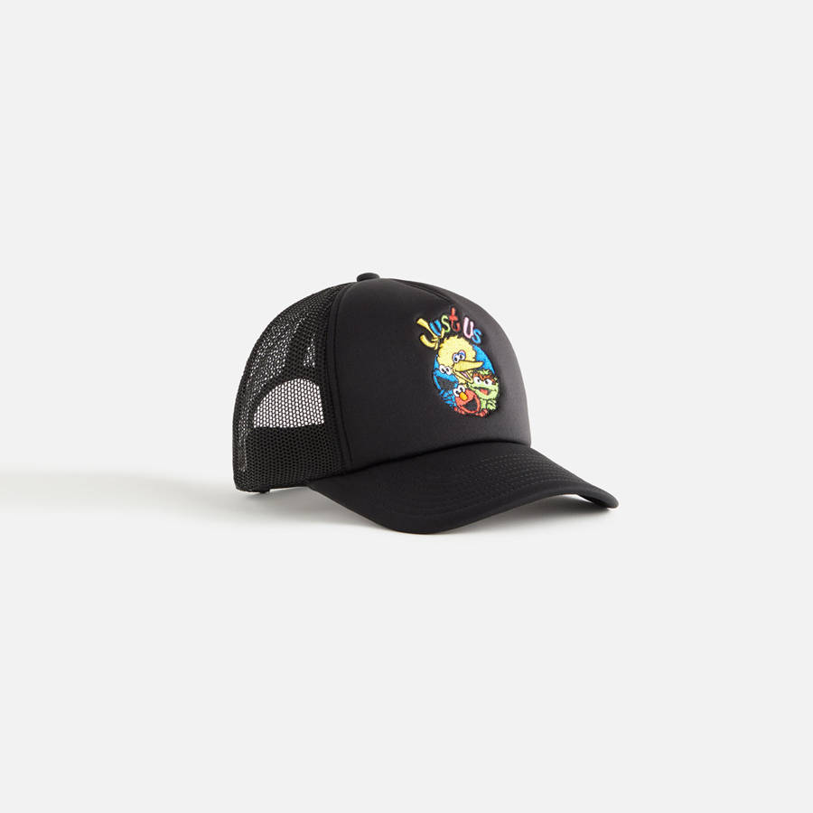 Black Kids' Kith for Sesame Street Just Us Trucker Hat Headwear | 8264-WYBLS