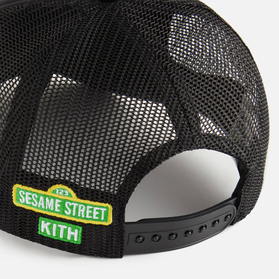 Black Kids' Kith for Sesame Street Just Us Trucker Hat Headwear | 8264-WYBLS
