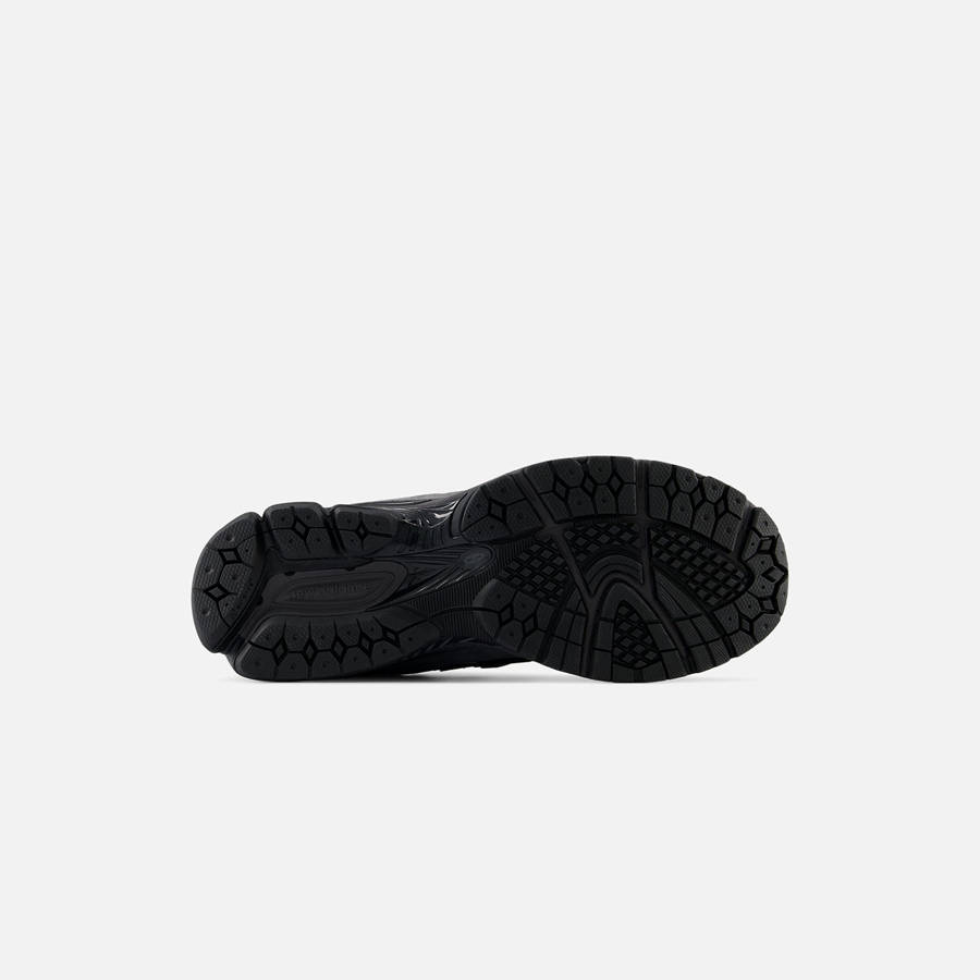 Black Men Kith New Balance 2002R Sneakers | 2419-HWQTV