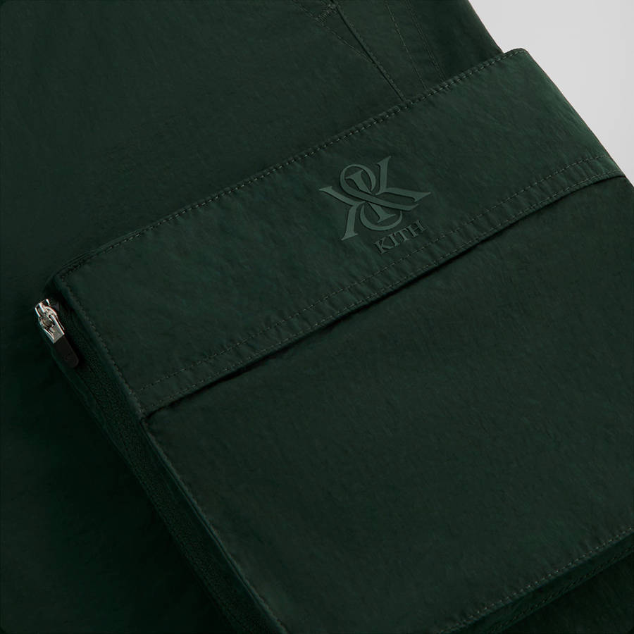 Black Men Kith Wrinkle Nylon Evan Cargo Shorts | 7052-DIOPR