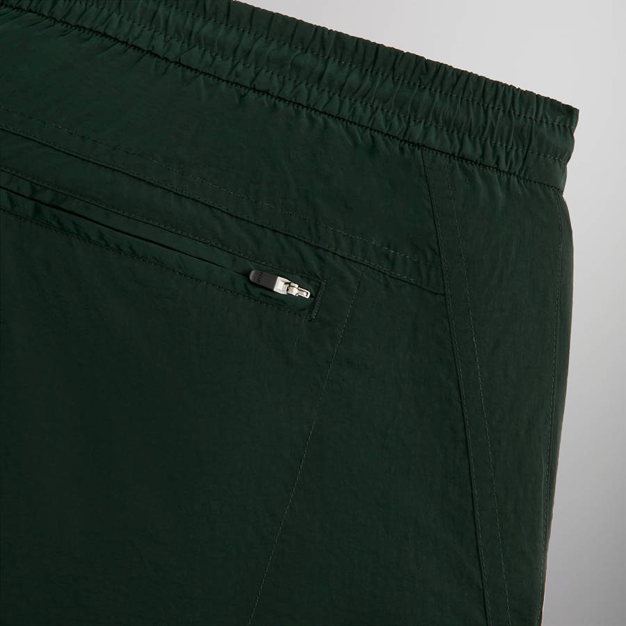Black Men Kith Wrinkle Nylon Evan Cargo Shorts | 7052-DIOPR