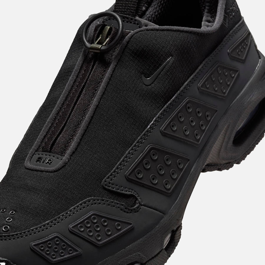 Black / Dark Grey Women Kith Nike WMNS Air Max SNDR GORE-TEX Sneakers | 2890-OKDIW