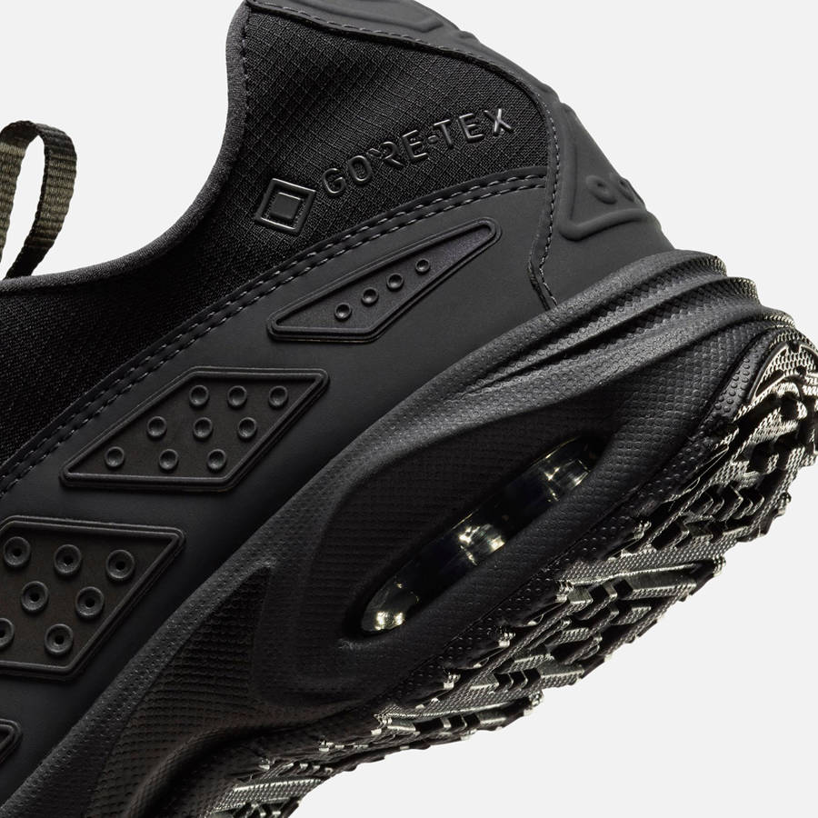 Black / Dark Grey Women Kith Nike WMNS Air Max SNDR GORE-TEX Sneakers | 2890-OKDIW