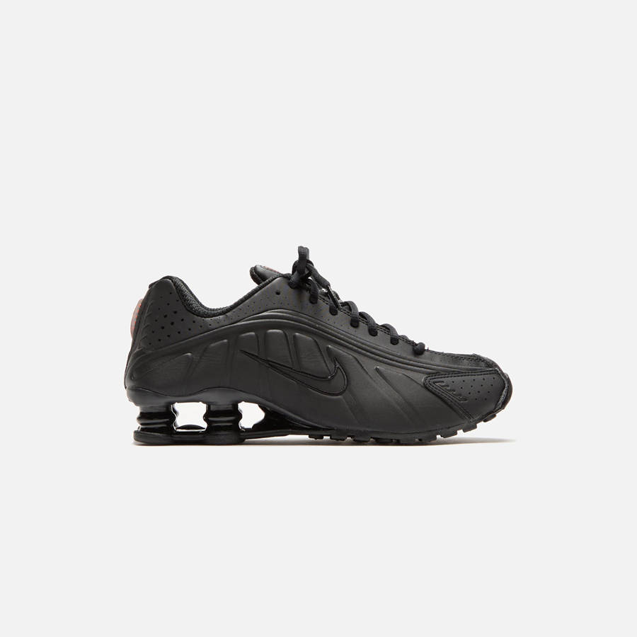 Black / Orange Women Kith Nike WMNS Shox R4 Sneakers | 0893-DXMVH