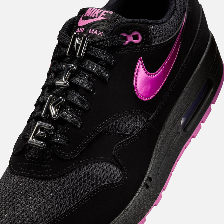 Black / Pink / Red Men Kith Nike Air Max 1 Sneakers | 4037-CNVDU