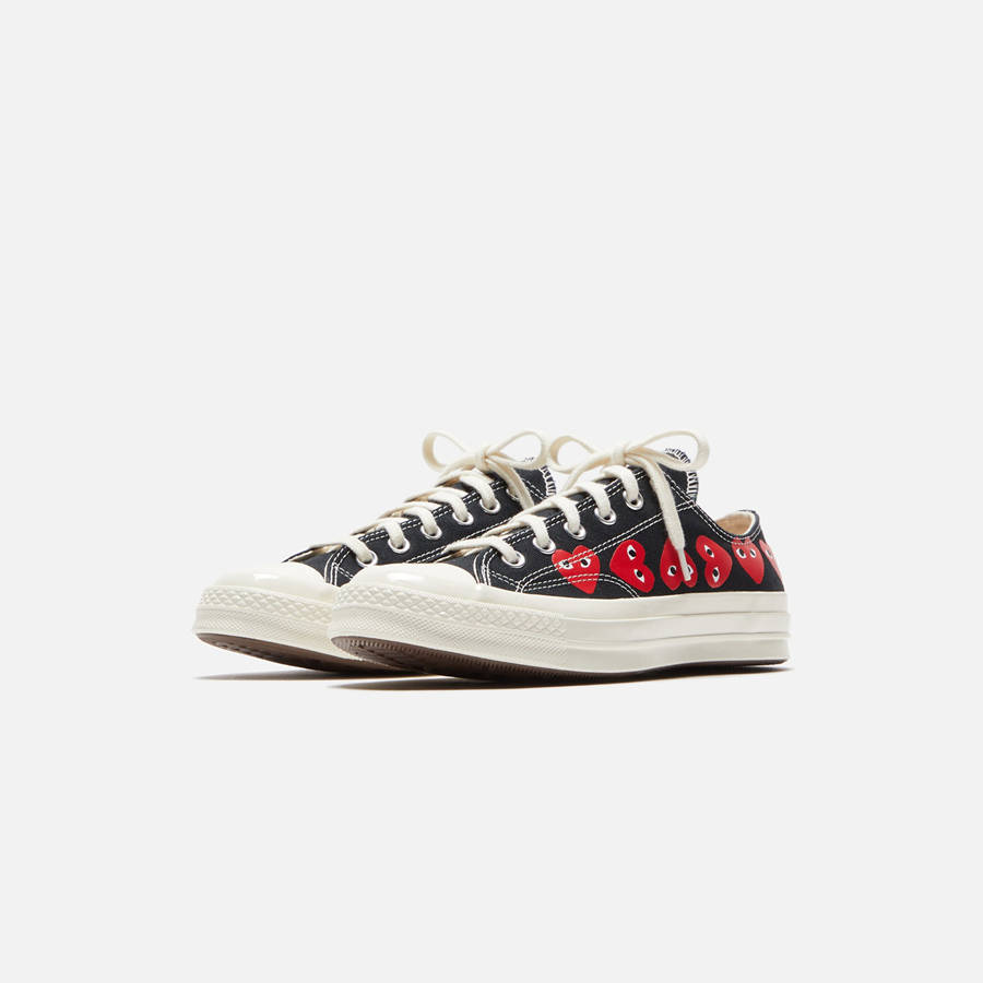 Black / Red Men Kith Comme Des Garçons Play x Converse Multi Heart Low Top Sneakers | 6059-PJCFY