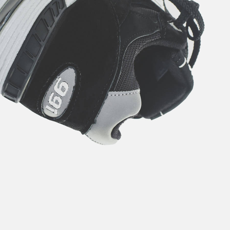 Black / White Men Kith New Balance Made in UK 991 Sneakers | 9438-GMZWL