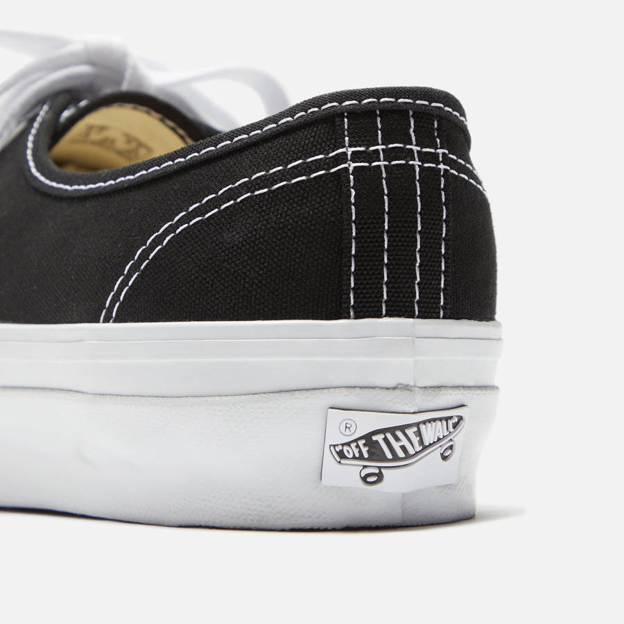 Black / White Men Kith Vans Premium Authentic 44 Sneakers | 4508-DWITQ