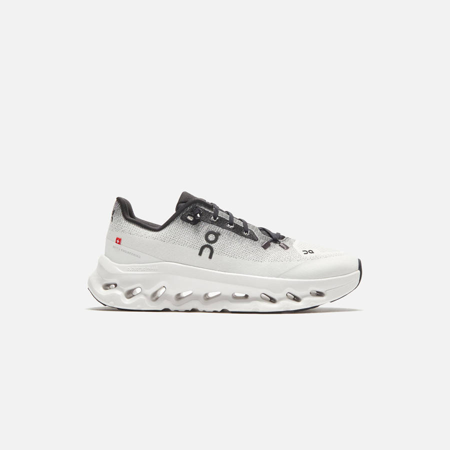 Black / White Women Kith On Running WMNS Cloudtilt Sneakers | 1648-HXKPZ
