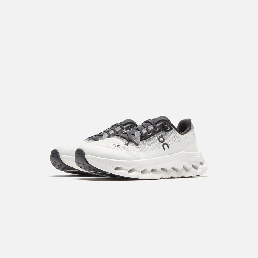 Black / White Women Kith On Running WMNS Cloudtilt Sneakers | 1648-HXKPZ