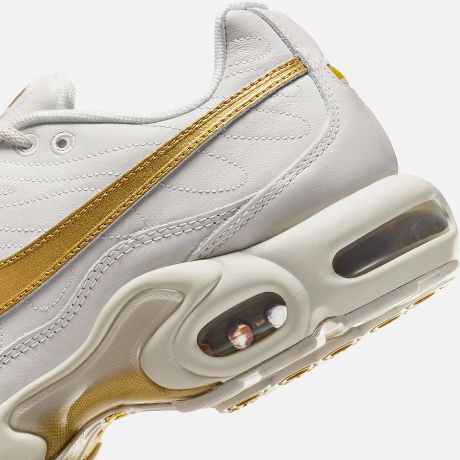 Gold Men Kith Nike Air Max Plus TNPO Sneakers | 4273-TKFVW
