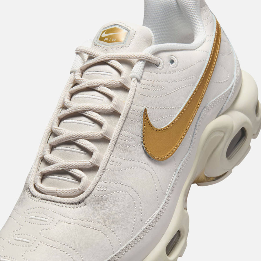 Gold Men Kith Nike Air Max Plus TNPO Sneakers | 4273-TKFVW