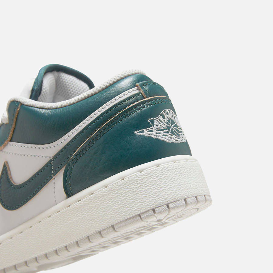 Green Kids' Kith Jordan GS Air Jordan 1 Low SE Sneakers | 8913-FWBRY