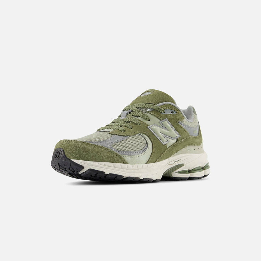Green Kids' Kith New Balance GS 2002R Sneakers | 1847-SFJKO