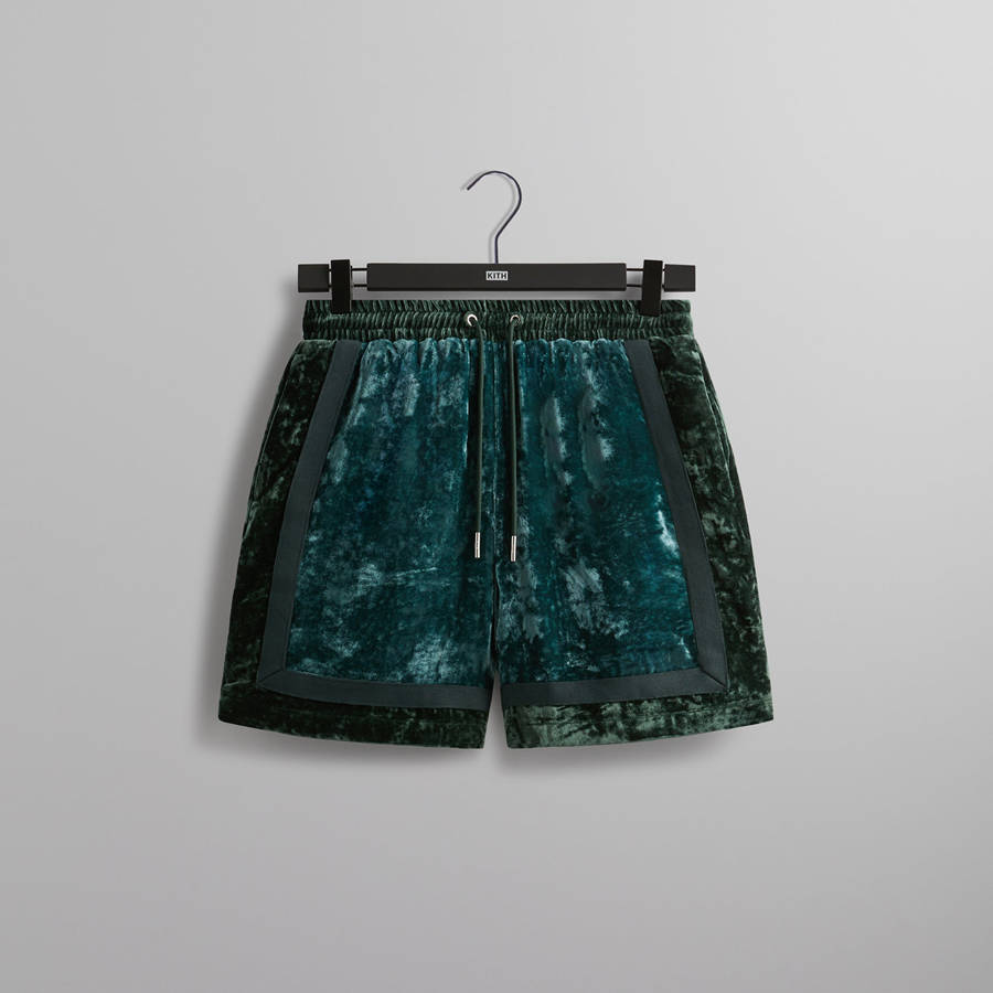 Green Men Kith and Kin Crushed Velvet Keon Shorts | 9761-CDLZV