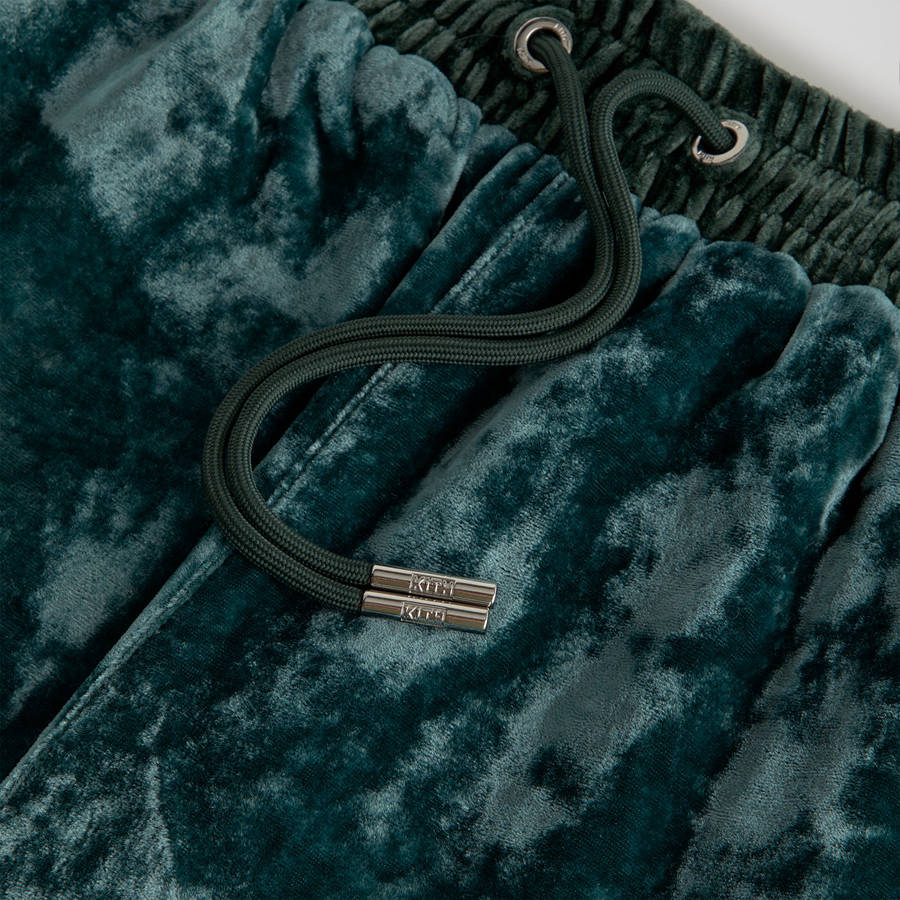 Green Men Kith and Kin Crushed Velvet Keon Shorts | 9761-CDLZV