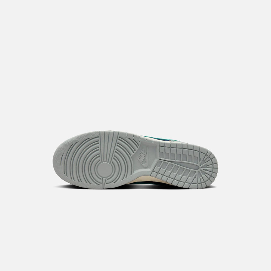 Green / Dark Obsidian Men Kith Nike Dunk Low Retro Premium Sneakers | 1635-BXWLG