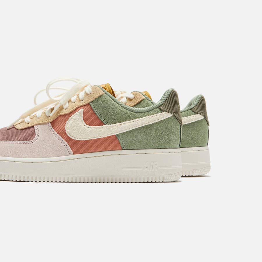 Green / Pink / White Women Kith Nike WMNS Air Force 1 '07 Sneakers | 1037-EUAMR