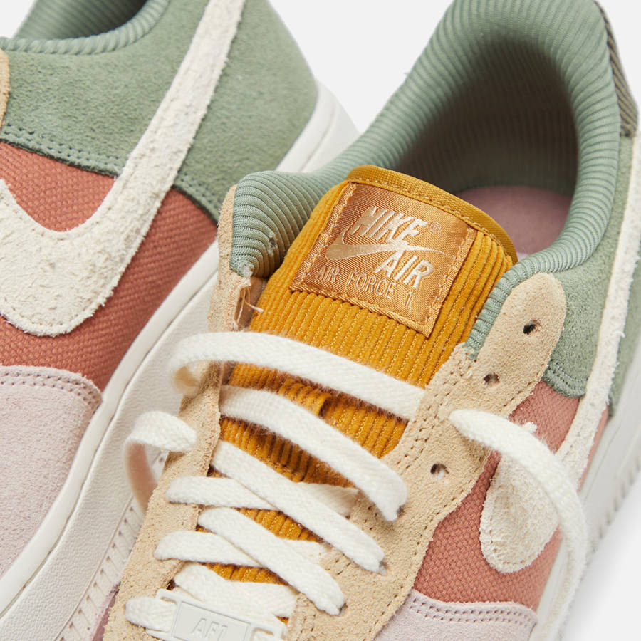 Green / Pink / White Women Kith Nike WMNS Air Force 1 '07 Sneakers | 1037-EUAMR