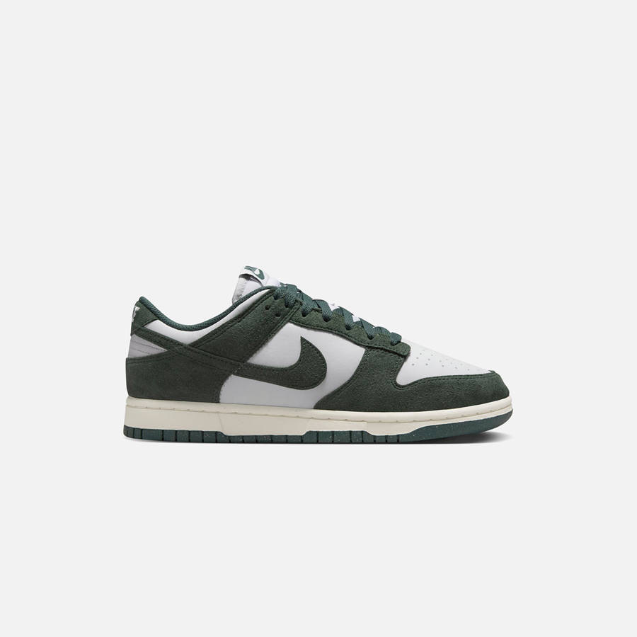 Green / White Men Kith Nike Dunk Low Sneakers | 2495-GHBSL
