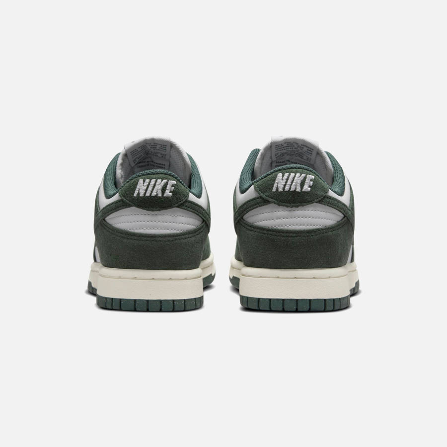 Green / White Men Kith Nike Dunk Low Sneakers | 2495-GHBSL