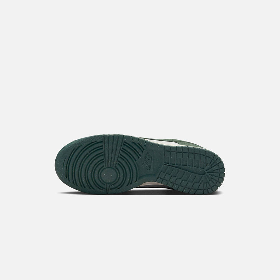 Green / White Men Kith Nike Dunk Low Sneakers | 2495-GHBSL