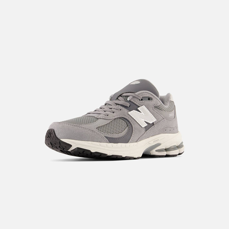 Grey Kids' Kith New Balance GS 2002R Sneakers | 2564-TFESG