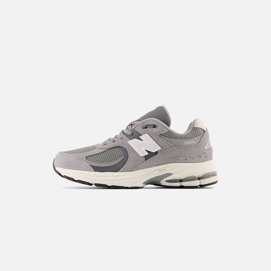 Grey Kids' Kith New Balance GS 2002R Sneakers | 2564-TFESG