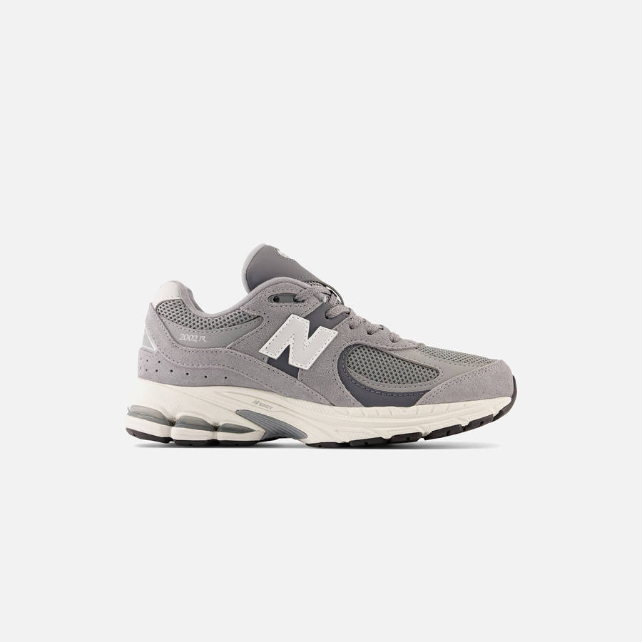 Grey Kids\' Kith New Balance GS 2002R Sneakers | 2564-TFESG