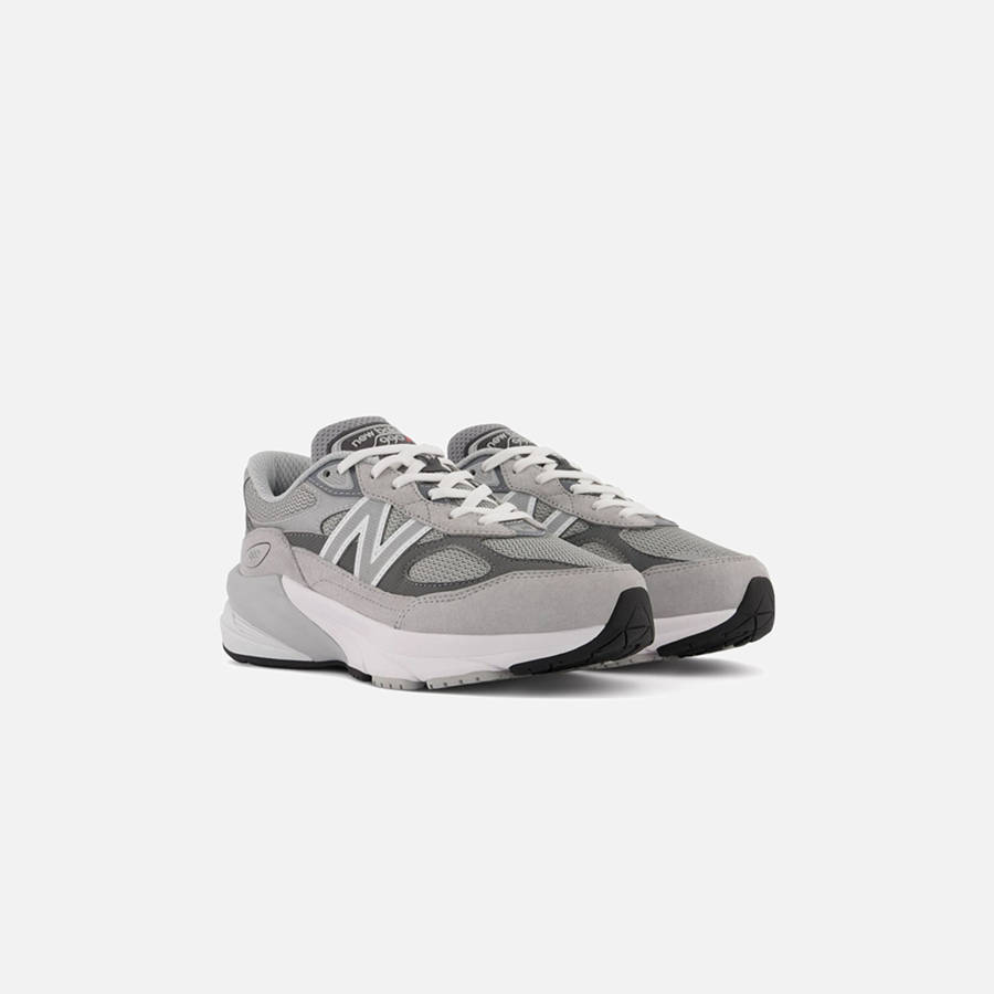 Grey Kids' Kith New Balance Grade School 990v6 Sneakers | 3972-FKEZJ