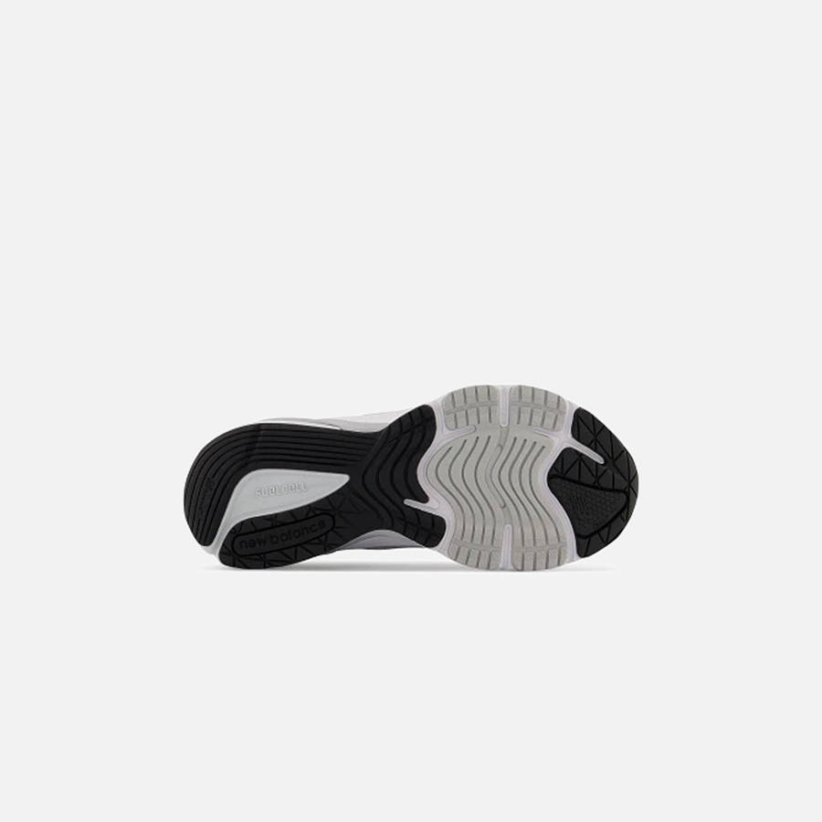 Grey Kids' Kith New Balance Grade School 990v6 Sneakers | 3972-FKEZJ