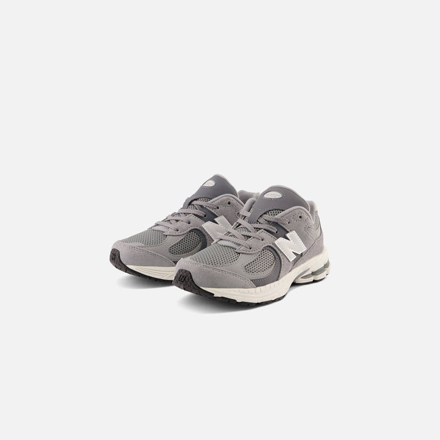 Grey Kids' Kith New Balance Pre-School 2002 Sneakers | 3698-CHADI
