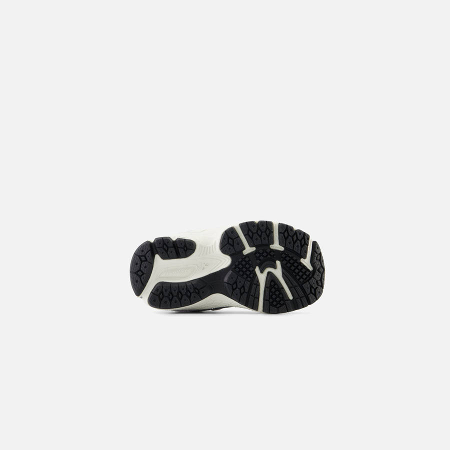 Grey Kids' Kith New Balance TD 2002R Sneakers | 0678-OASIZ