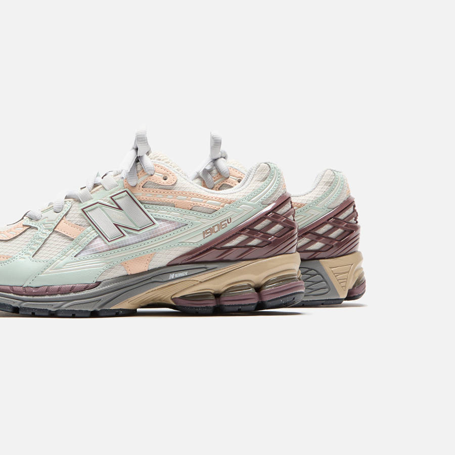 Grey / Beige Men Kith New Balance 1906N Sneakers | 2940-YJUHT