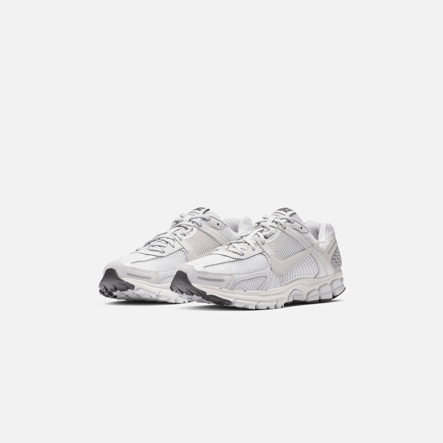Grey / Black Men Kith Nike Zoom Vomero 5 SP Sneakers | 5706-USBKL