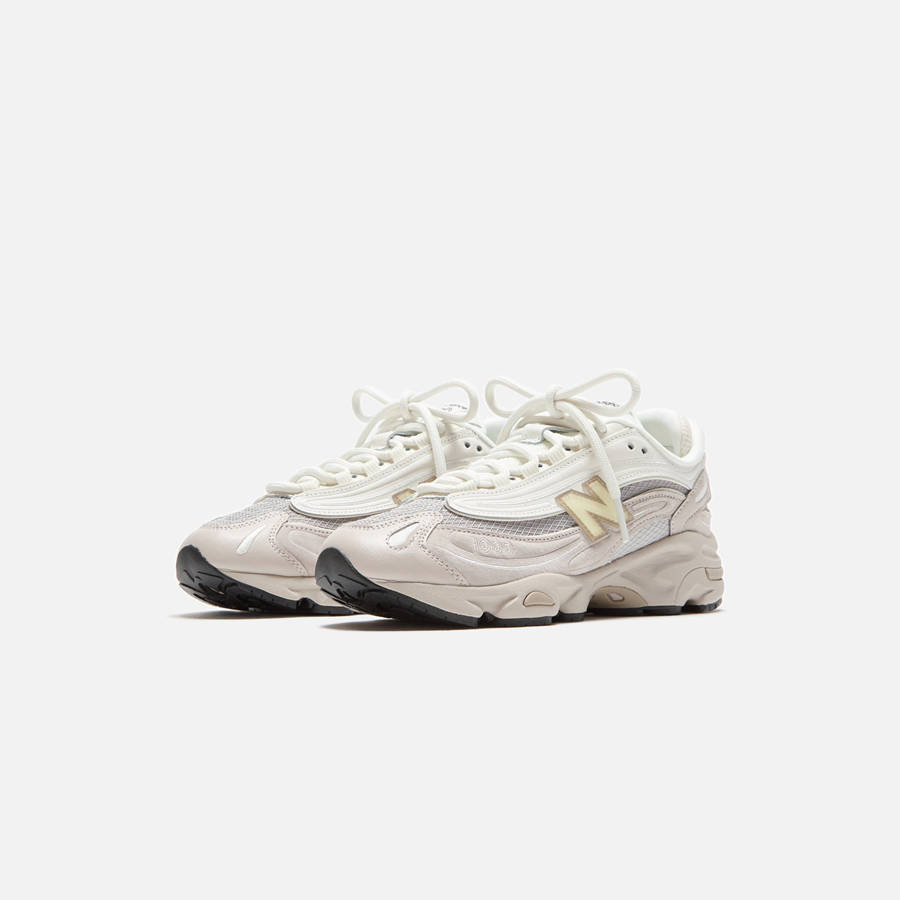 Grey / White / Black Men Kith New Balance M1000 Sneakers | 1365-RCYJU