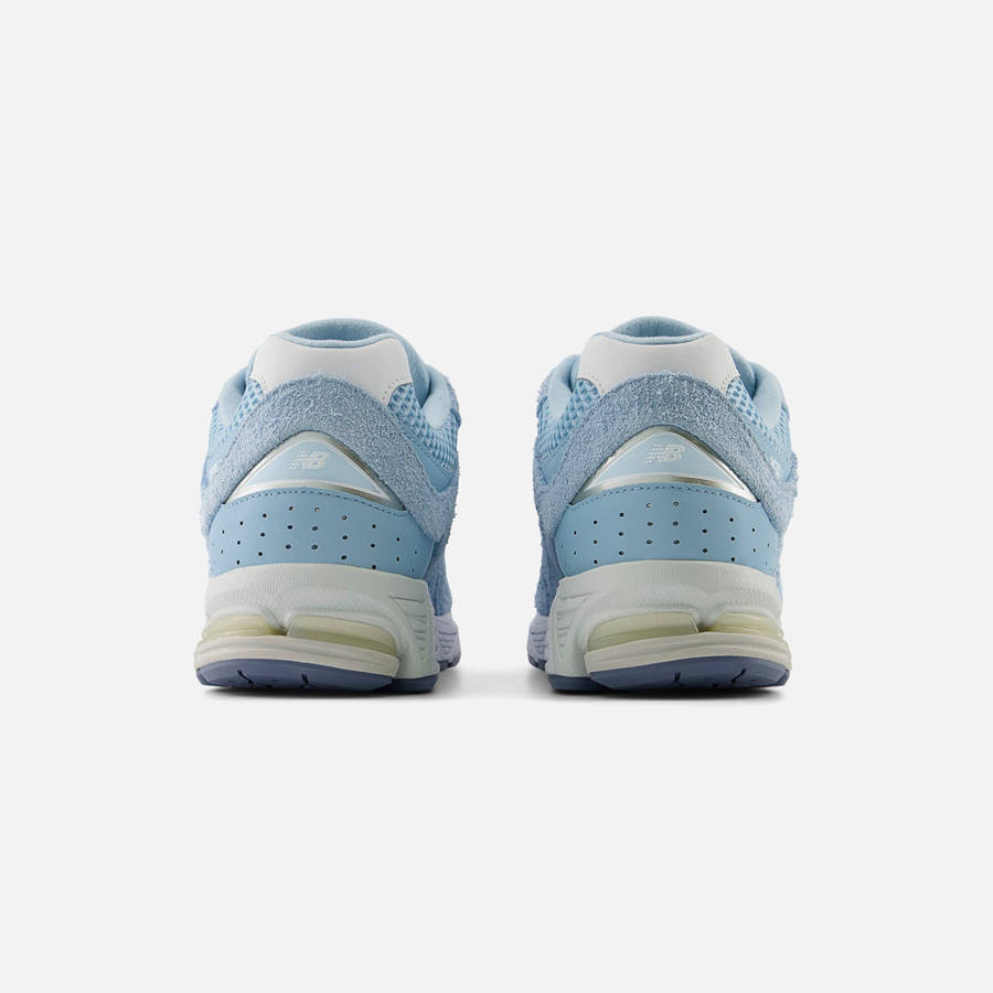 Light Blue / White Men Kith New Balance 2002R Sneakers | 0248-OBTCJ