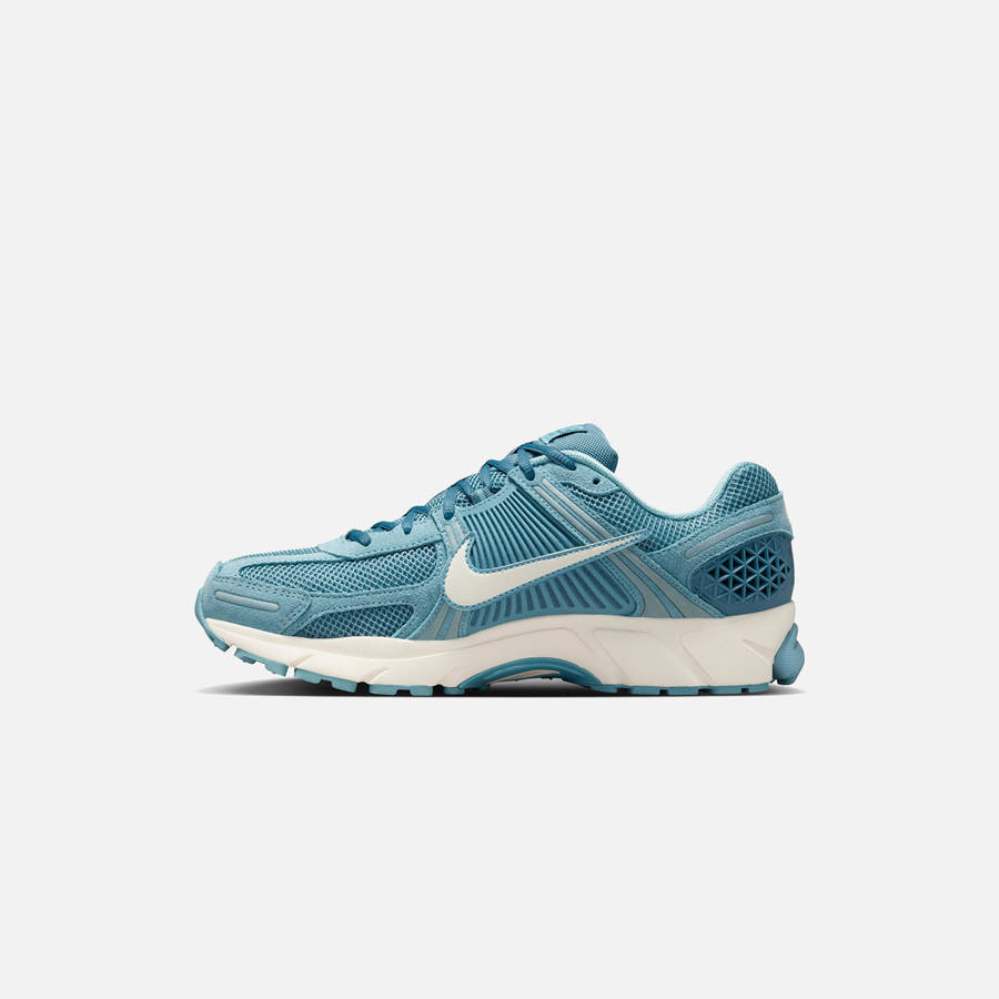 Light Grey Men Kith Nike Zoom Vomero 5 Sneakers | 8032-NDRKF